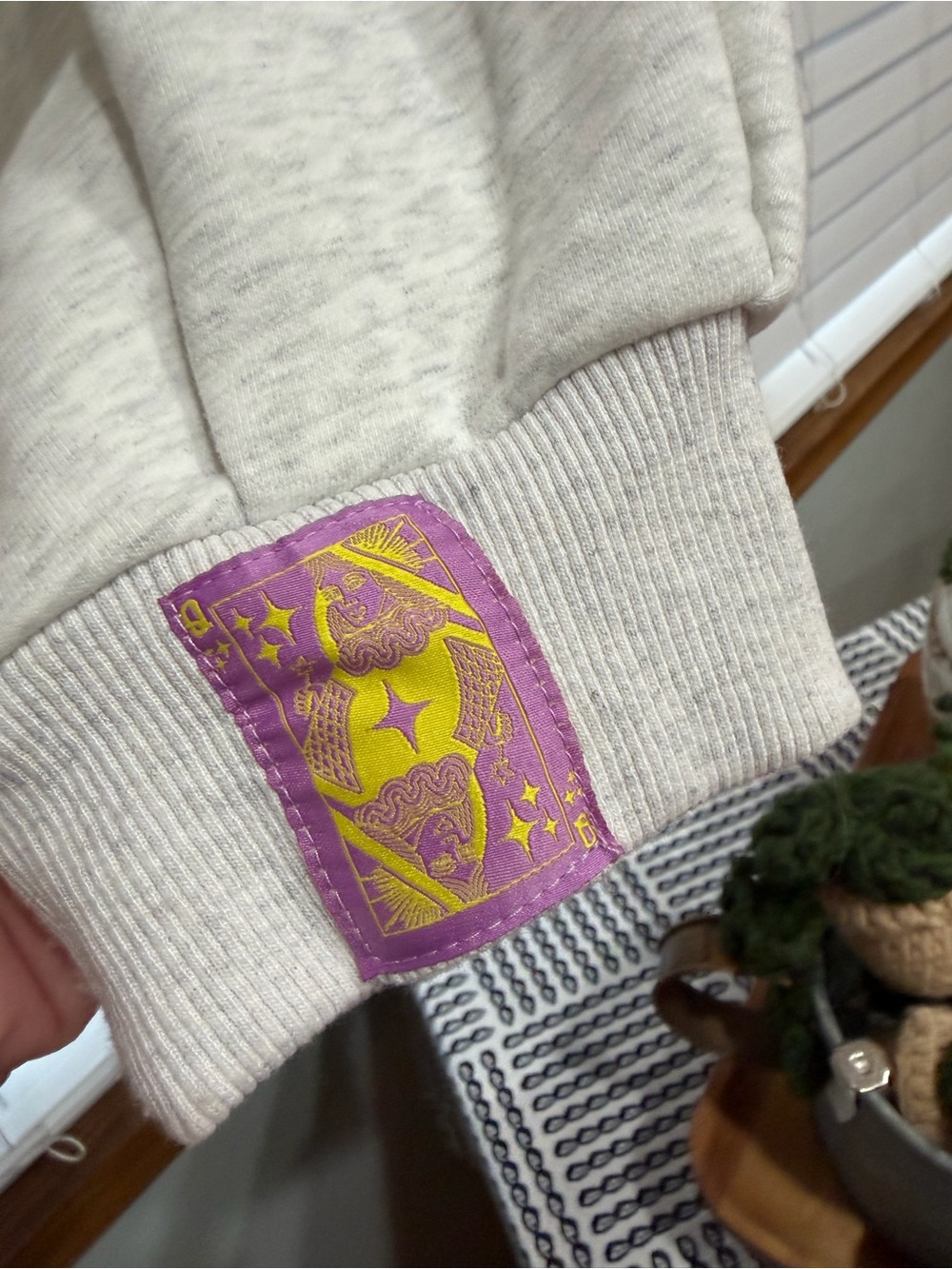 QUEEN OF SPARKLES Cream Sweatshirt with Multicolor Sequin Hearts - Picture 3 of 7